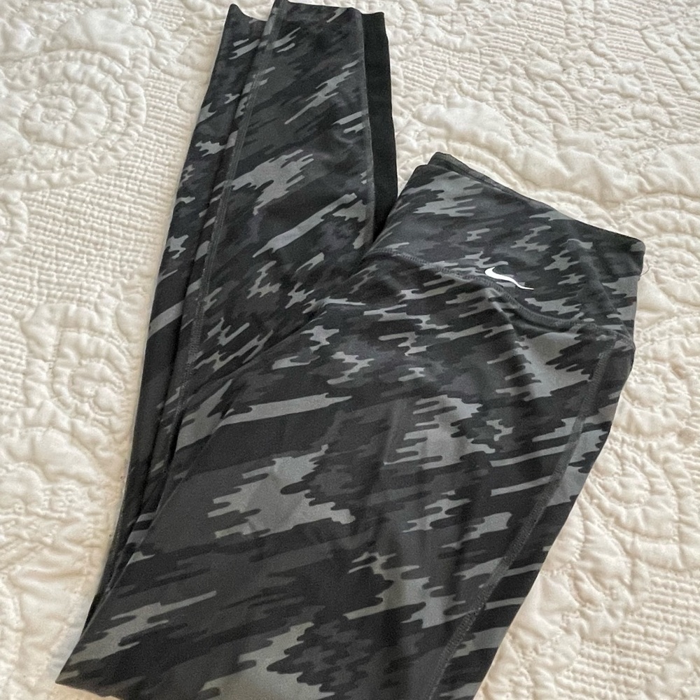 MD Nike High-Waisted Performance Leggings